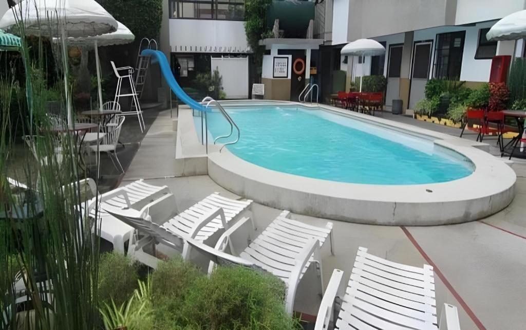 Hotel Supreme Baguio City Bagian luar foto