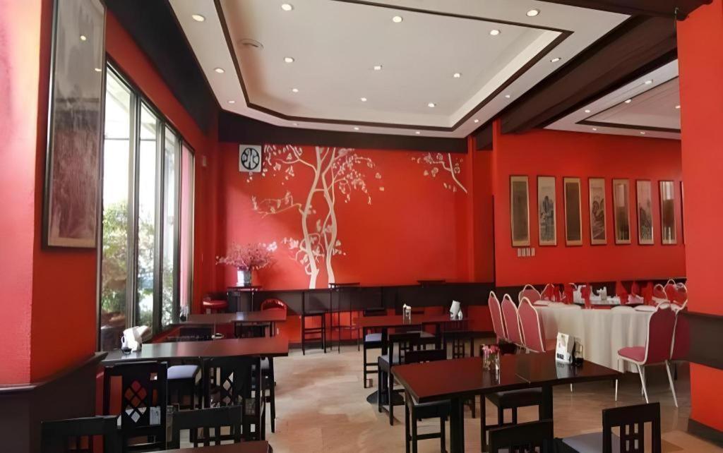 Hotel Supreme Baguio City Bagian luar foto
