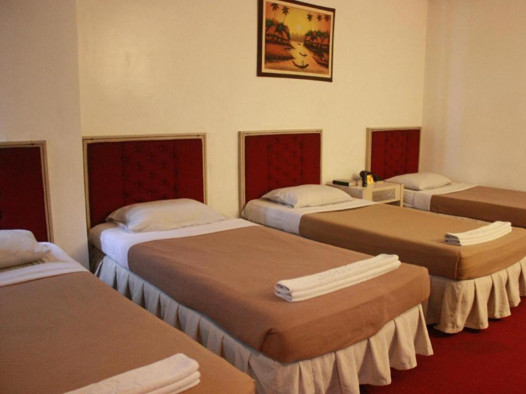 Hotel Supreme Baguio City Bagian luar foto