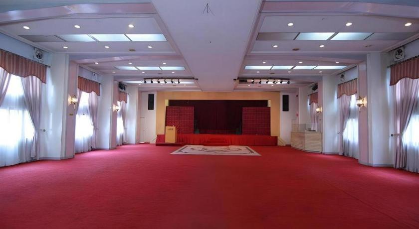 Hotel Supreme Baguio City Bagian luar foto