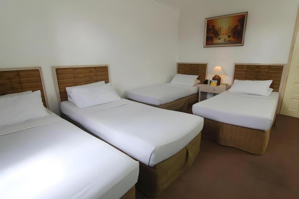 Hotel Supreme Baguio City Bagian luar foto